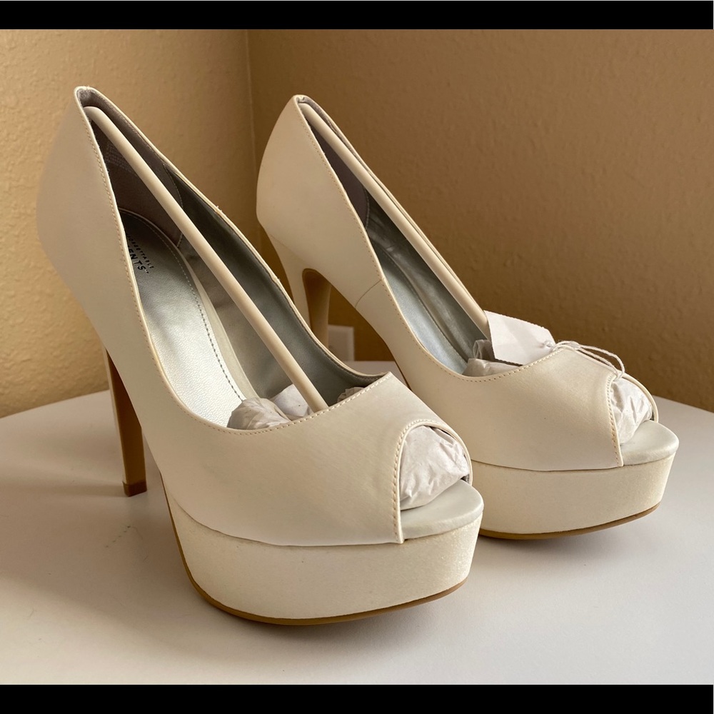 White Platform Pumps